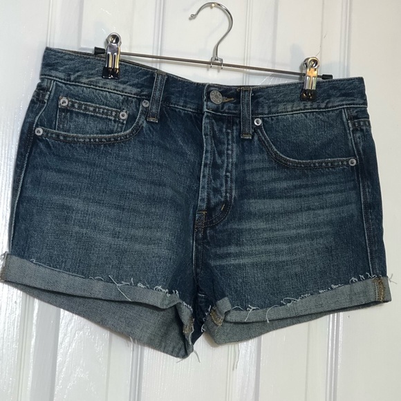 BDG TOMGIRL Mid-Rise Raw Hem Jean Shorts - Picture 1 of 6